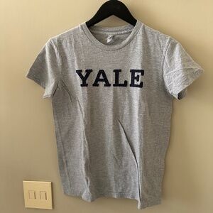 Gray Yale Short Sleeve Crew Neck T-Shirt